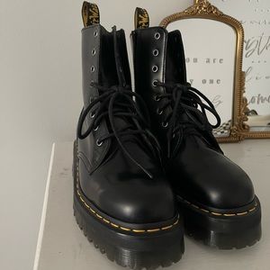 Dr. Marten Jaden Boot